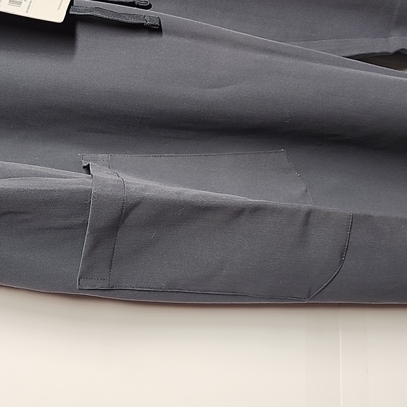 Mandala NWT scrubs cargo reg. Pewter.  Sz M 6 pockets scrubs/joggers. Unisex - Picture 4 of 12